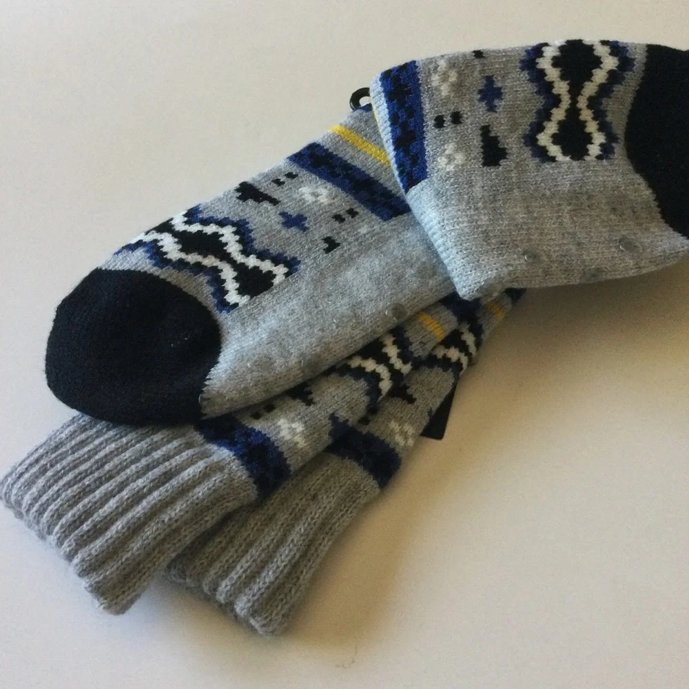 NORDSTROM MENS SOCKS WITH GRIPPER SOLES  GRAY BLUE YELLOW FAIR ISLE PRINT NWT